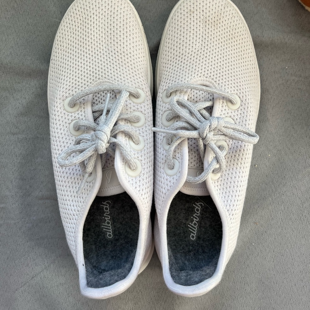 White allbirds tennis shoes Womens size 9